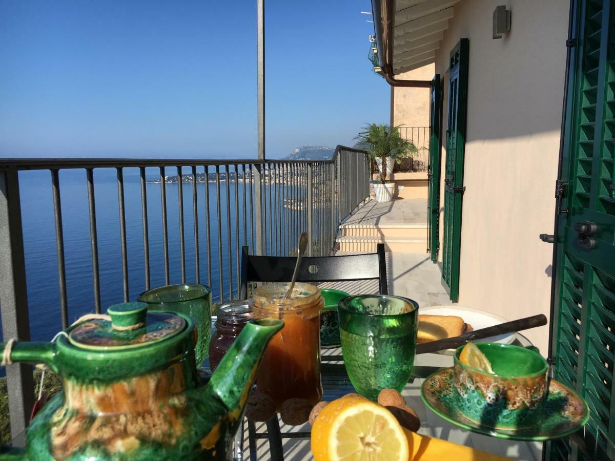 House In Grimaldi. Spectacular View Over The French Riviera! Грималди Екстериор снимка
