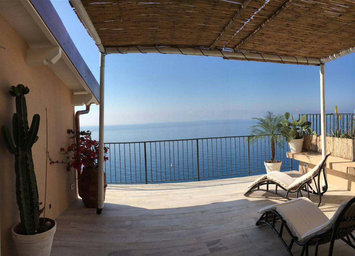 House In Grimaldi. Spectacular View Over The French Riviera! Грималди Екстериор снимка
